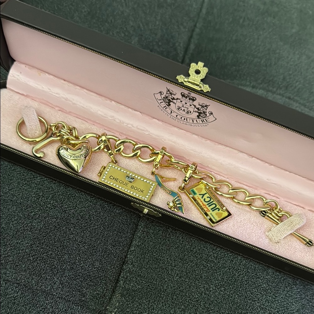 Juicy Couture Vintage Charm Bracelet (gold)